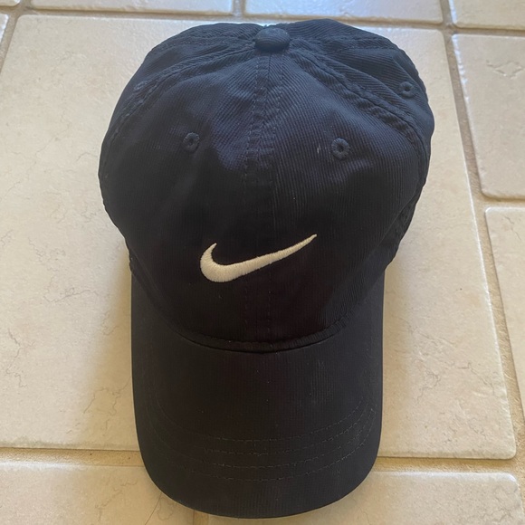 Nike Accessories - Nike baseball hat